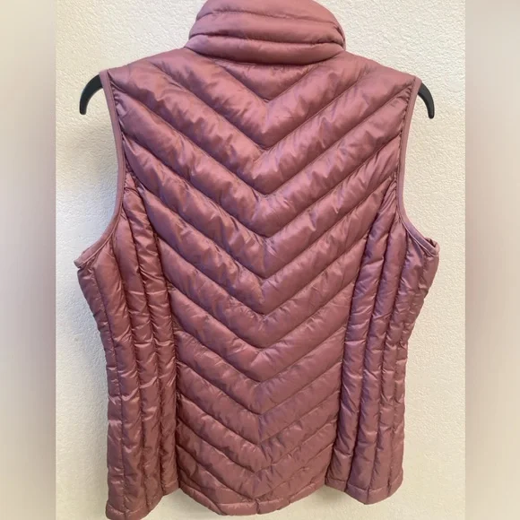 32 Degrees Ladies' Packable Vest - Fig Berry - Picture 3 of 6